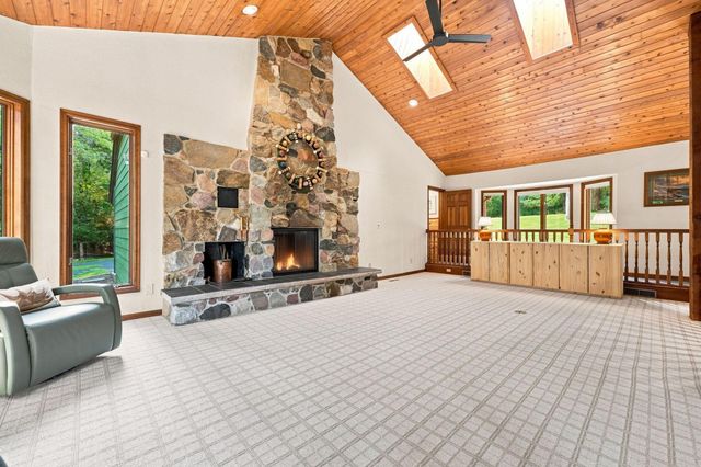 8493 133rd Street W, Apple Valley, MN 55124