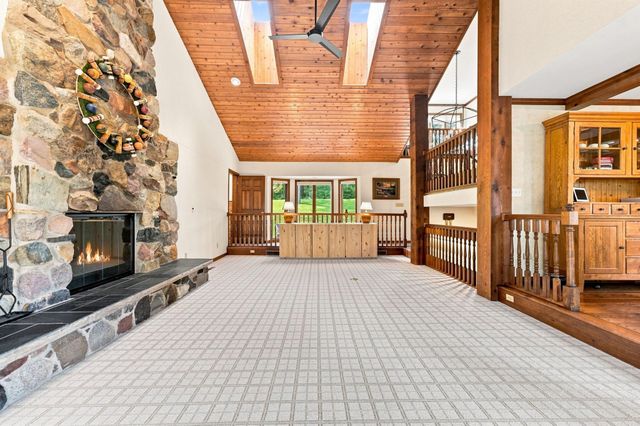 8493 133rd Street W, Apple Valley, MN 55124