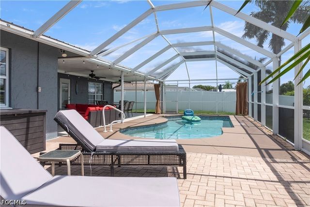 1906 SE 26th ST, Cape Coral, FL 33904