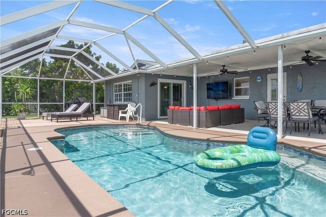 1906 SE 26th ST, Cape Coral, FL 33904