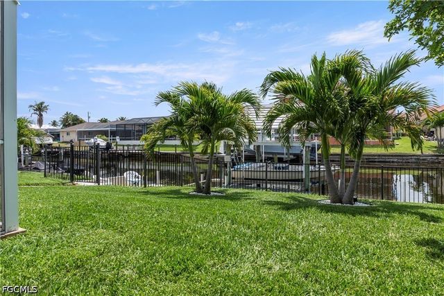 1906 SE 26th ST, Cape Coral, FL 33904