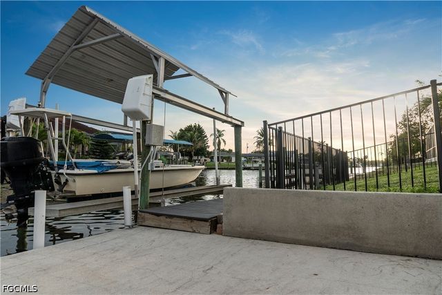 1906 SE 26th ST, Cape Coral, FL 33904