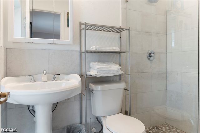 1906 SE 26th ST, Cape Coral, FL 33904