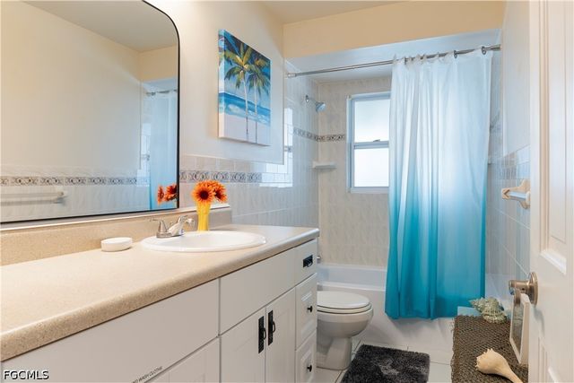 1906 SE 26th ST, Cape Coral, FL 33904