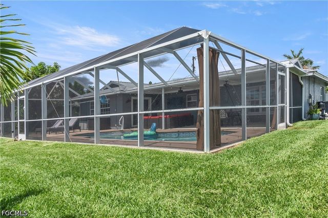 1906 SE 26th ST, Cape Coral, FL 33904