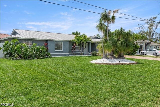 1906 SE 26th ST, Cape Coral, FL 33904