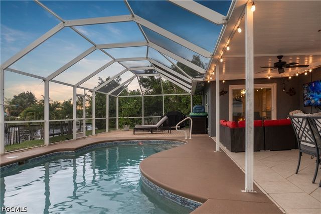 1906 SE 26th ST, Cape Coral, FL 33904