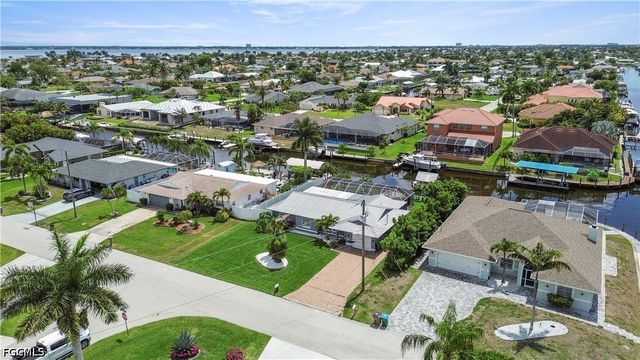 1906 SE 26th ST, Cape Coral, FL 33904