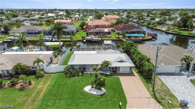 1906 SE 26th ST, Cape Coral, FL 33904