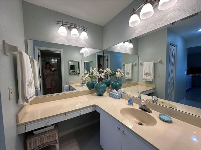 6713 STONE RIVER ROAD 202, Bradenton, FL 34203