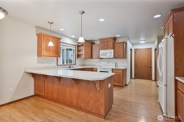 2336 W Castleman Street, Longview, WA 98632
