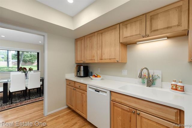 2903 Moon Lake Drive, West Bloomfield, MI 48323