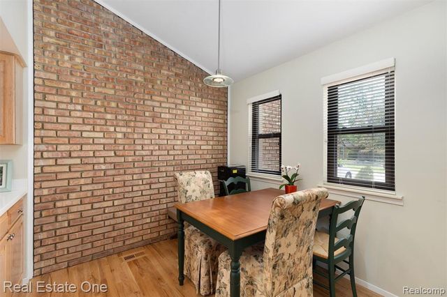2903 Moon Lake Drive, West Bloomfield, MI 48323