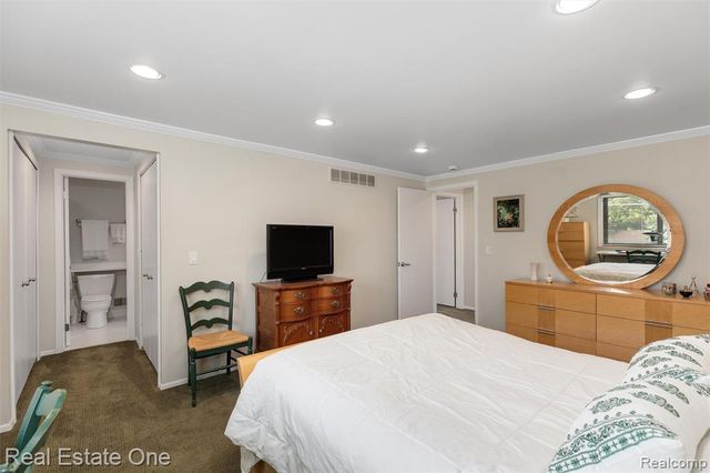 2903 Moon Lake Drive, West Bloomfield, MI 48323