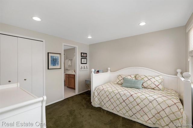 2903 Moon Lake Drive, West Bloomfield, MI 48323