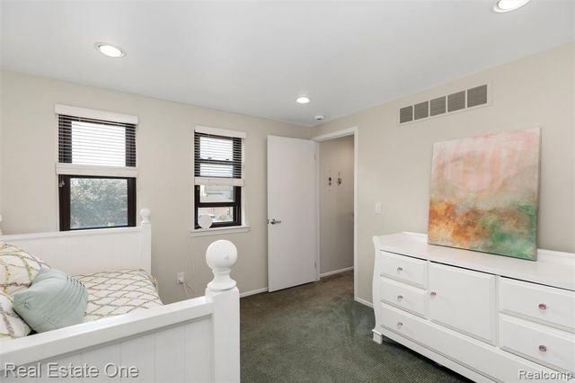 2903 Moon Lake Drive, West Bloomfield, MI 48323