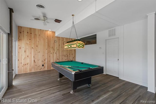 2903 Moon Lake Drive, West Bloomfield, MI 48323