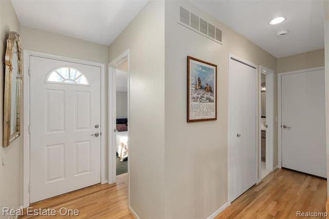2903 Moon Lake Drive, West Bloomfield, MI 48323