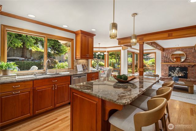 22525 SE 46th Place, Sammamish, WA 98075