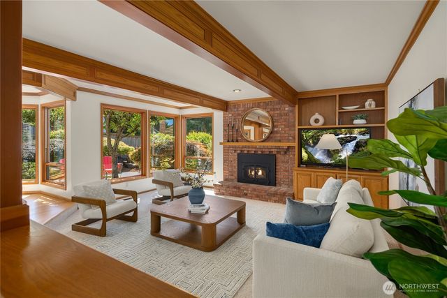 22525 SE 46th Place, Sammamish, WA 98075
