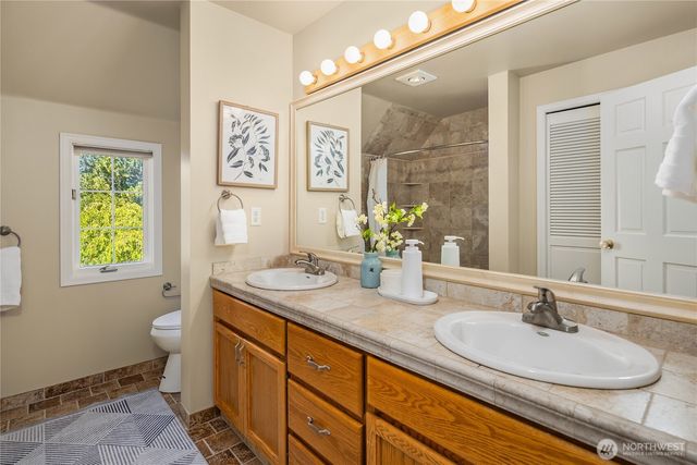 22525 SE 46th Place, Sammamish, WA 98075