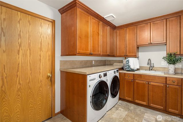 22525 SE 46th Place, Sammamish, WA 98075