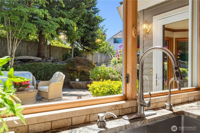 22525 SE 46th Place, Sammamish, WA 98075