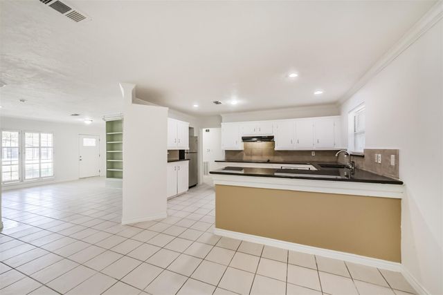 8711 Birdwood Road, Houston, TX 77074