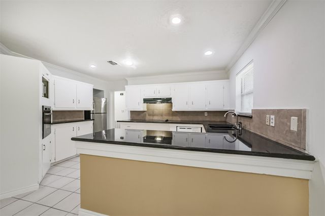 8711 Birdwood Road, Houston, TX 77074