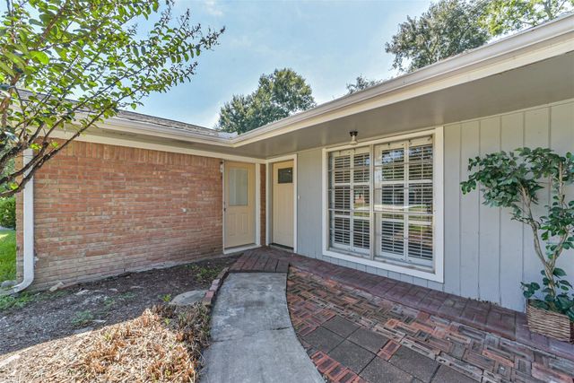 8711 Birdwood Road, Houston, TX 77074