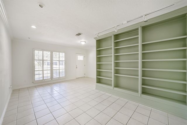 8711 Birdwood Road, Houston, TX 77074