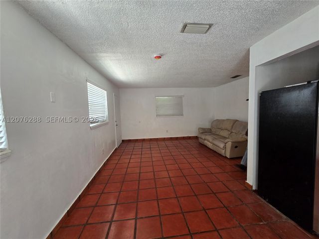 11631 SW 182nd Ter 0, Miami, FL 33157