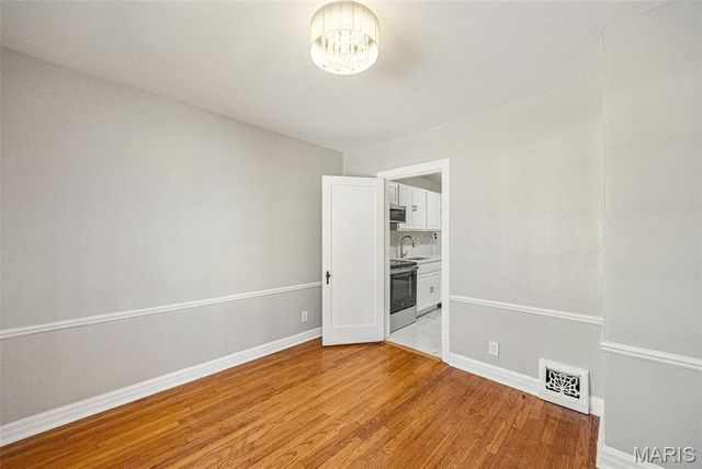 1088 Key West Avenue, St Louis, MO 63119