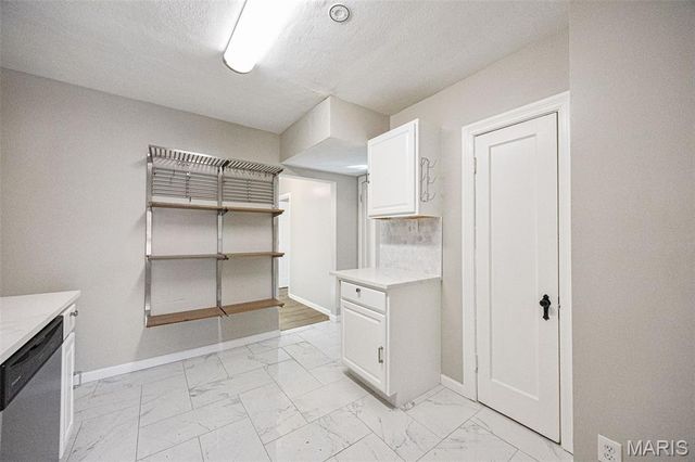 1088 Key West Avenue, St Louis, MO 63119