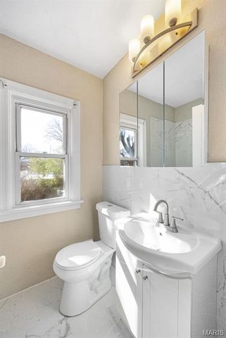 1088 Key West Avenue, St Louis, MO 63119