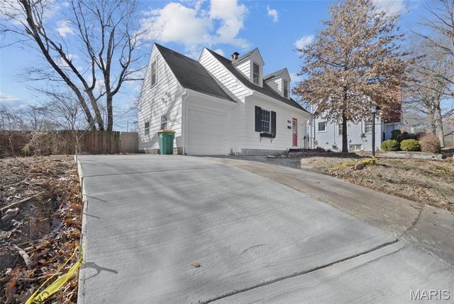 1088 Key West Avenue, St Louis, MO 63119