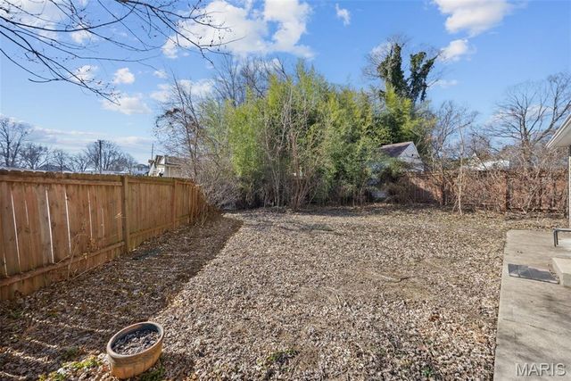 1088 Key West Avenue, St Louis, MO 63119