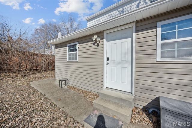 1088 Key West Avenue, St Louis, MO 63119