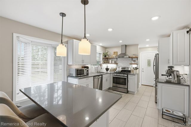 36408 Rayburn Street, Livonia, MI 48154