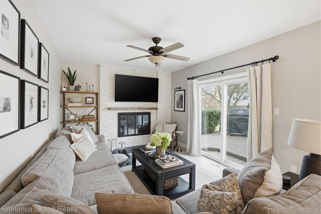 36408 Rayburn Street, Livonia, MI 48154