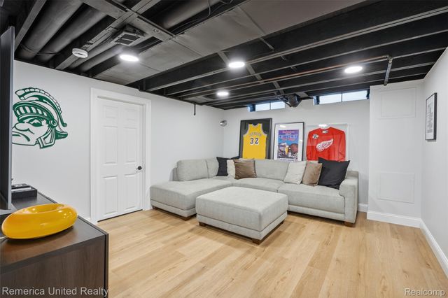 36408 Rayburn Street, Livonia, MI 48154