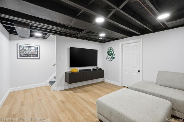 36408 Rayburn Street, Livonia, MI 48154