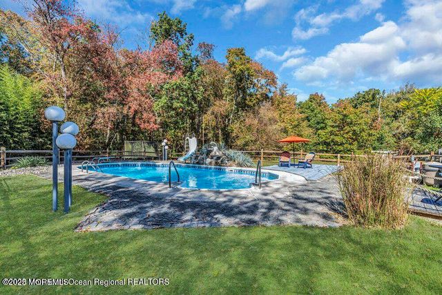 541 Frank Applegate Road, Jackson, NJ 08527