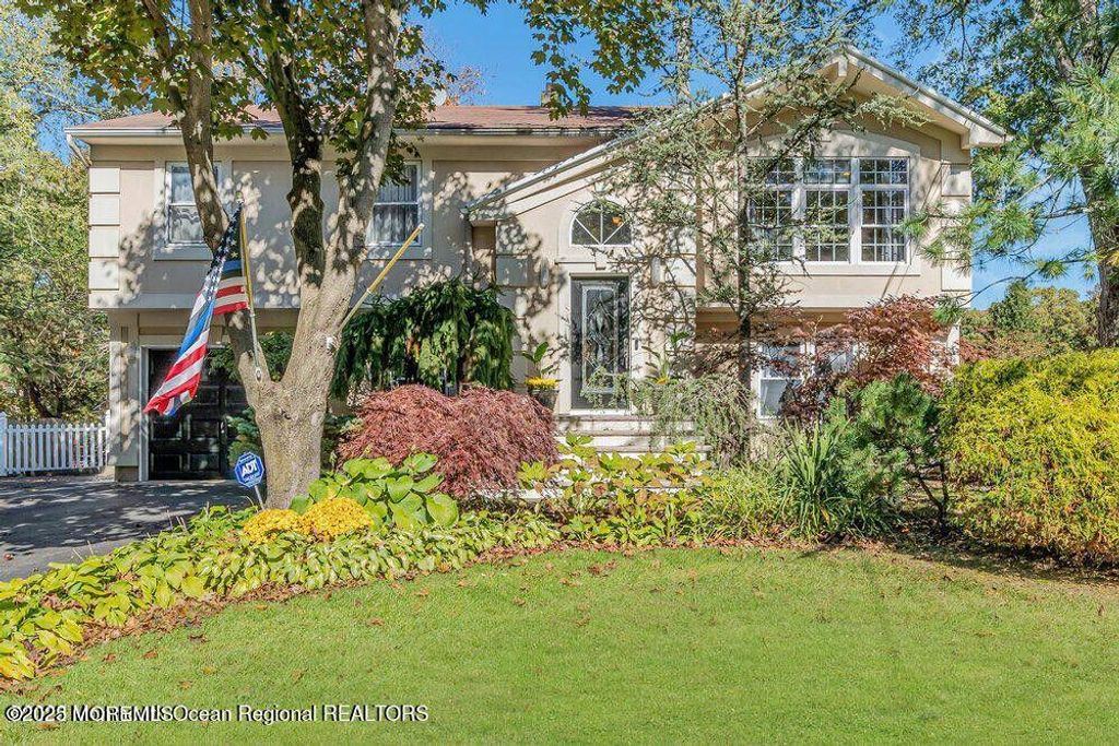 541 Frank Applegate Road, Jackson, NJ 08527