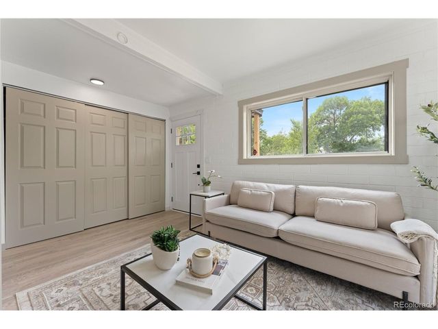 1716 Nome St, Aurora, CO 80010