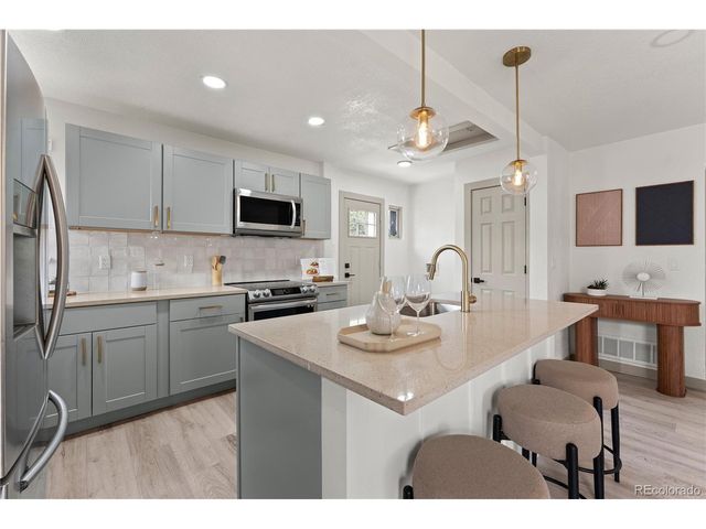 1716 Nome St, Aurora, CO 80010