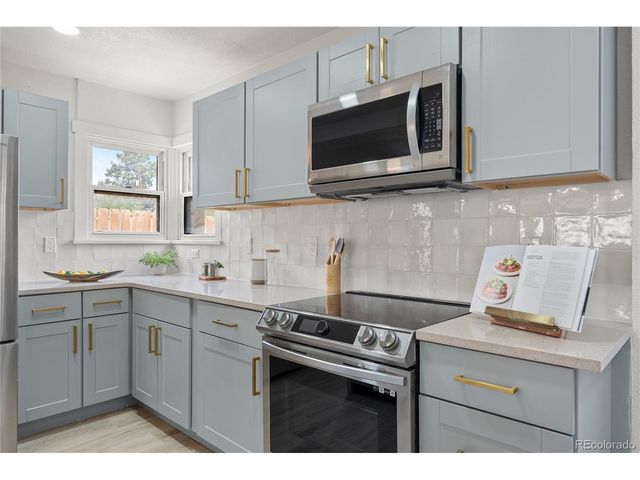 1716 Nome St, Aurora, CO 80010
