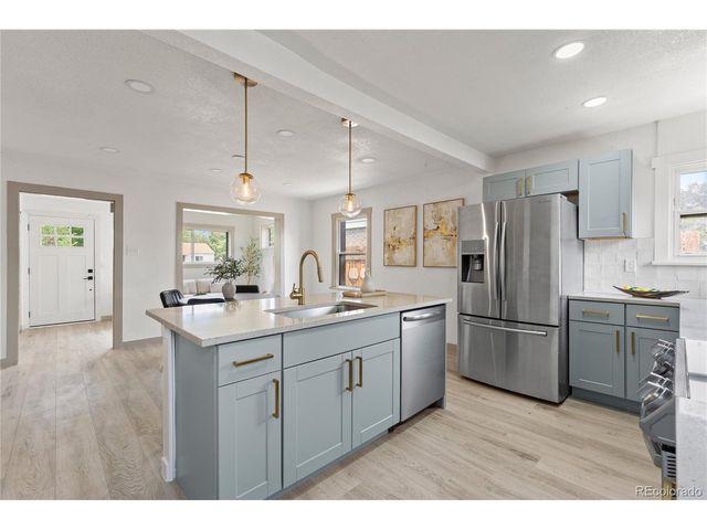 1716 Nome St, Aurora, CO 80010