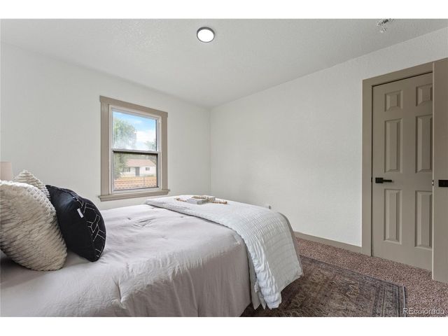 1716 Nome St, Aurora, CO 80010