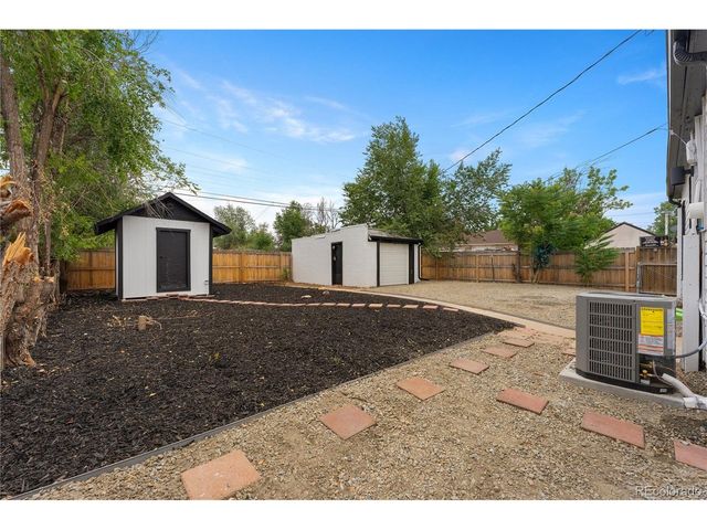 1716 Nome St, Aurora, CO 80010